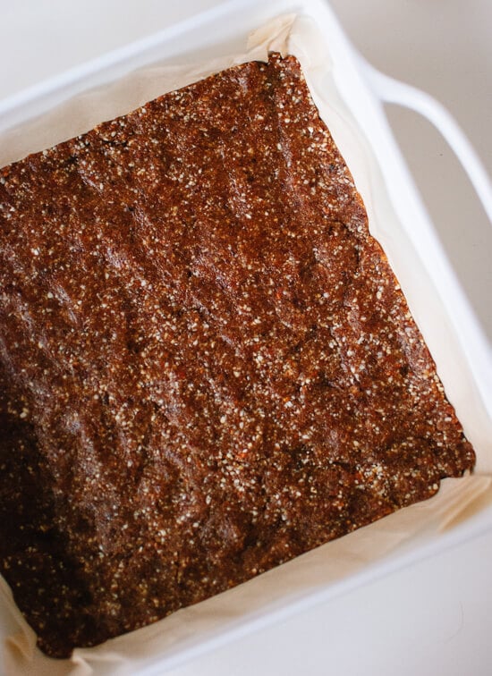 Homemade Larabar Recipe from cookieandkate.com Homemade Larabar recipe