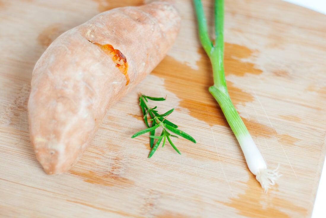 baked sweet potato with fresh rosemary and chives baked sweet potato with fresh rosemary and green onion
